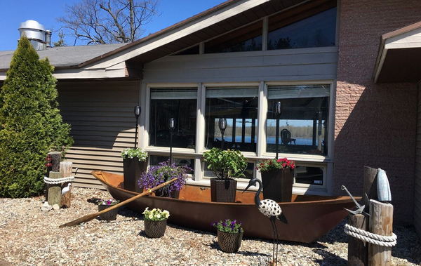 Emerson Lake Inn - 2023 Real Estate Photo (newer photo)
